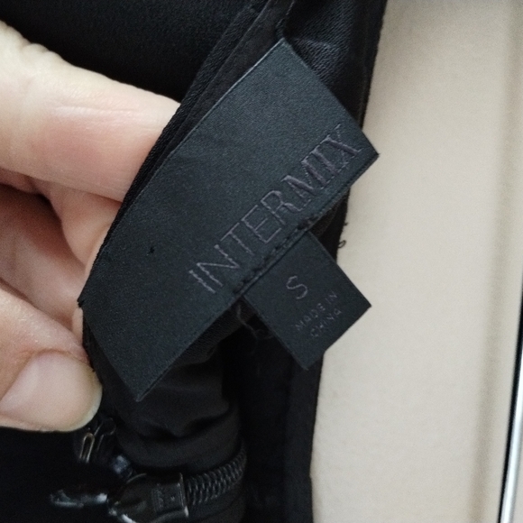 INTERMIX Black Ruffle Detail Shorts S - Picture 3 of 5